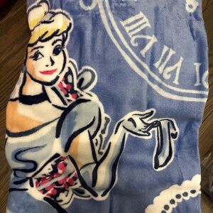 Disney’s Cinderella Vera Bradley Plush Throw Blanket NWT